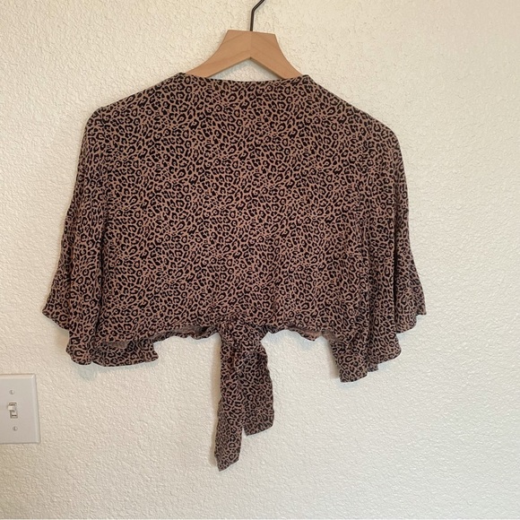 American Eagle Blouse Womens Animal Print Cropped Shirt Boho Large - Picture 9 of 10